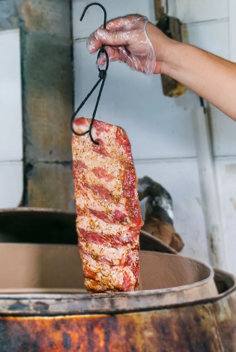 吊炉烤排骨现打精酿凌晨2点不打烊