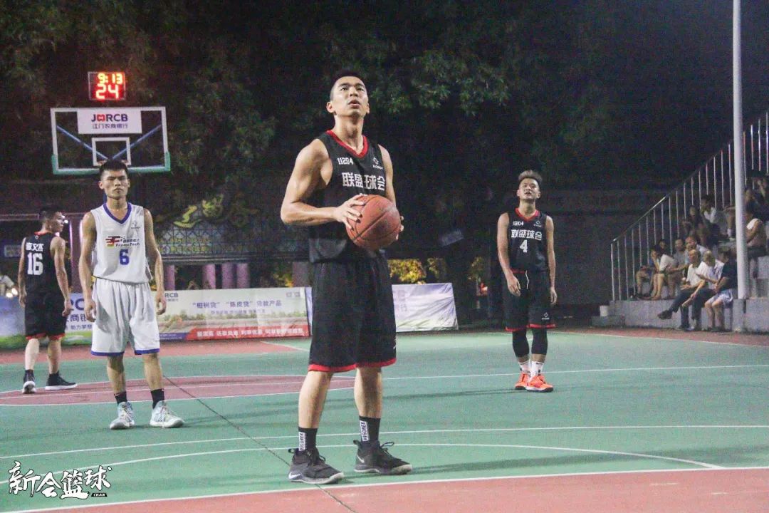 心熙茶业5号阮江峰拿到26分6篮板,16号李文杰15分,4号冯子豪12分,5号