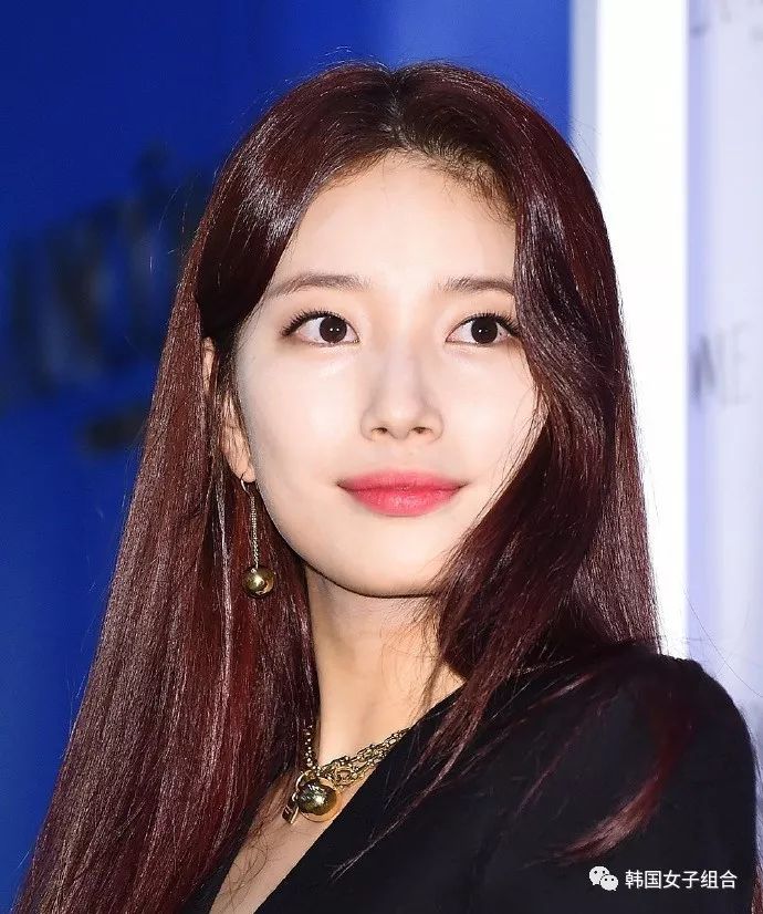 出道九年,她第一次染了红发!