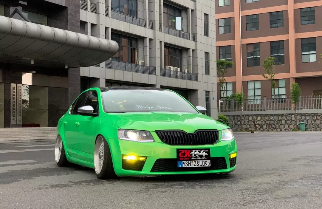 19岁少年改装斯柯达明锐打造出一颗低趴青苹果