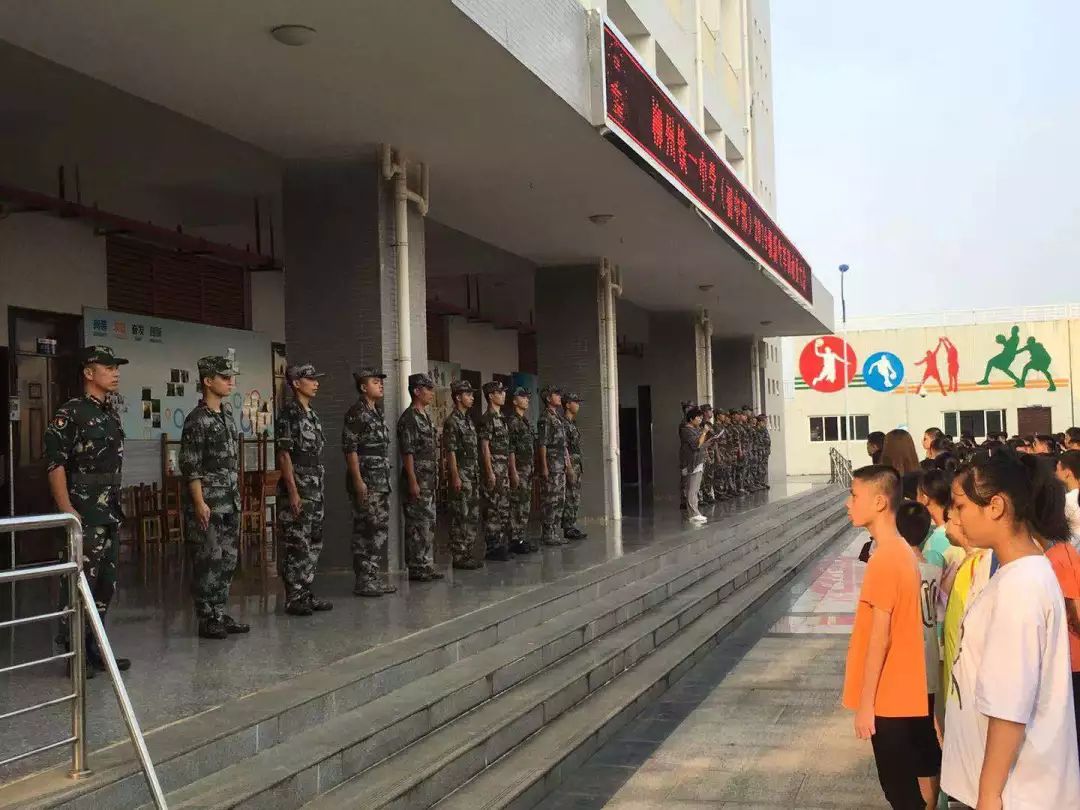 2019燕巍新的起航柳铁一中初中部新生军训第一天