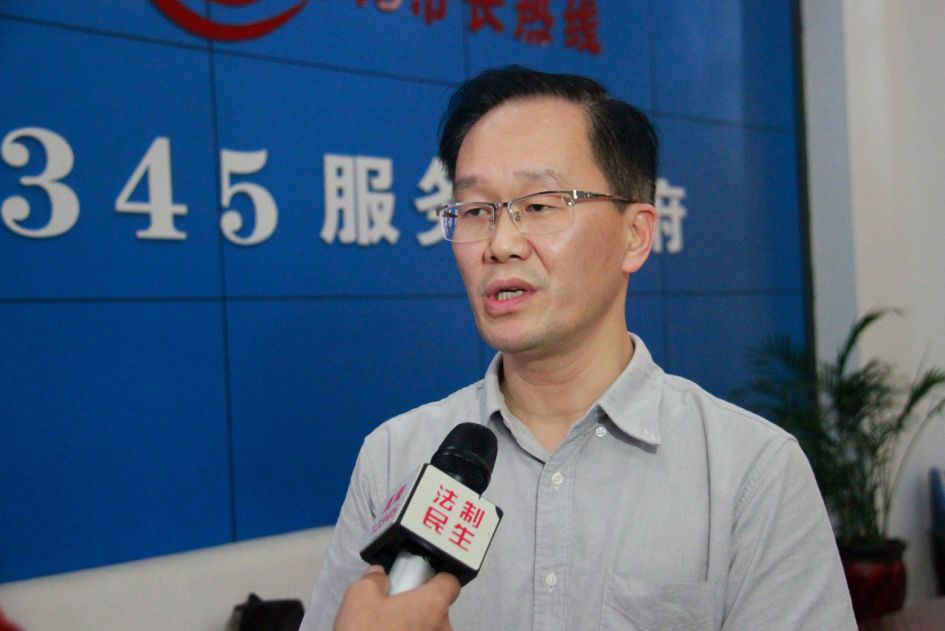 市市场监管局局长李余粮接听市长热线,这些热点问题你关注了吗?