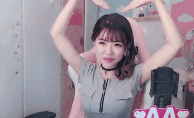 主播风雨传闭嘴仙女张嘴兄弟游戏界的沙雕女孩