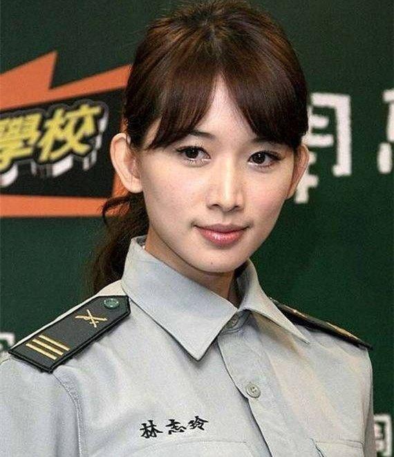 當女星穿上軍裝熱巴很霸氣楊冪驚豔趙麗穎我忍不住笑了