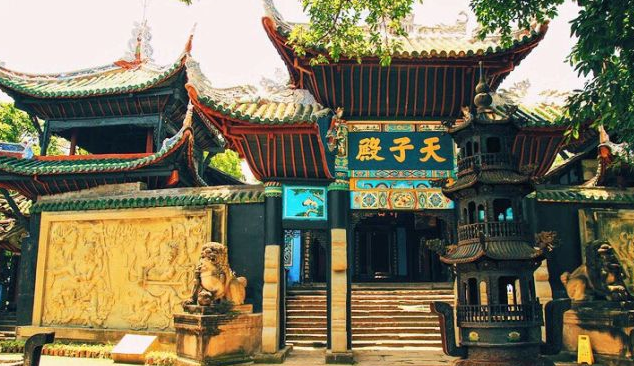 攻略:丰都鬼城主要景点有孔庙,鹿鸣寺,苏公祠,恩来亭,护国亭,良缘亭