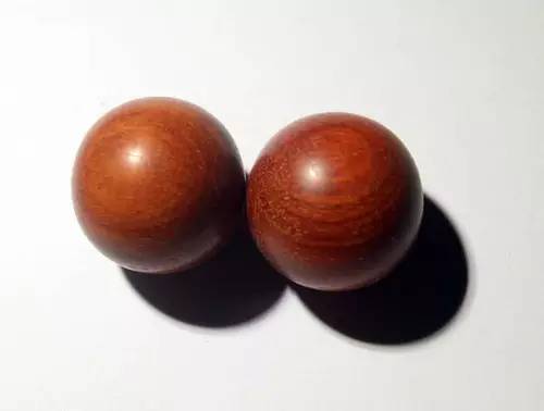 血檀木和小叶紫檀木质对比