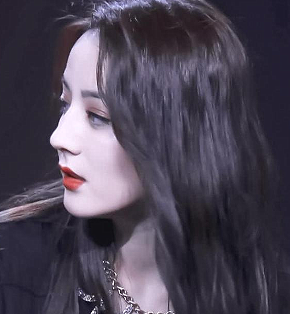 有种移不开视线叫迪丽热巴吐舌头张嘴那一刹心都被萌化了