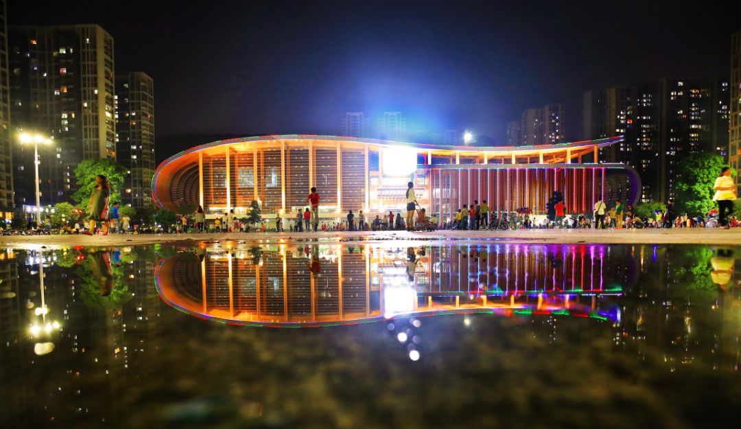 试点建设;打造培育"书香中山""市民大舞台""小榄菊花会"等一批市镇级