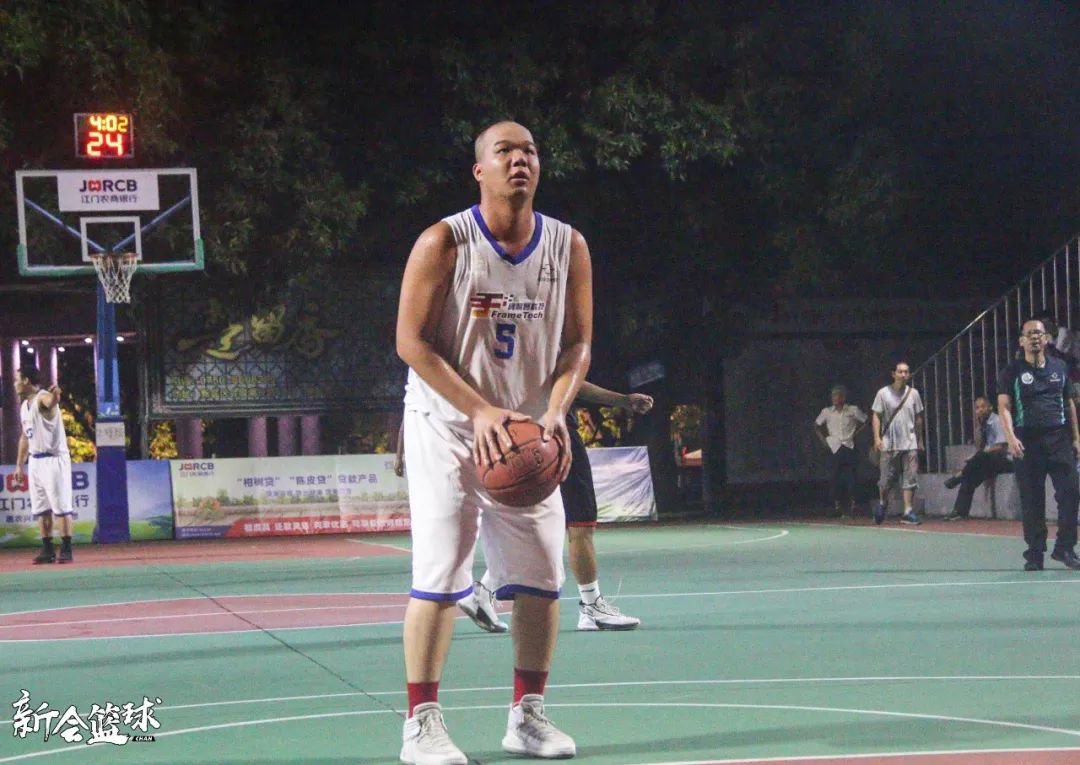 心熙茶业5号阮江峰拿到26分6篮板,16号李文杰15分,4号冯子豪12分,5号