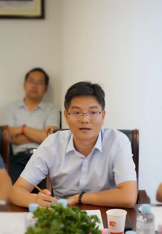 8月轮值会长雷杨常务副会长张杰常务副会长贺全顾问周树佴商会会长