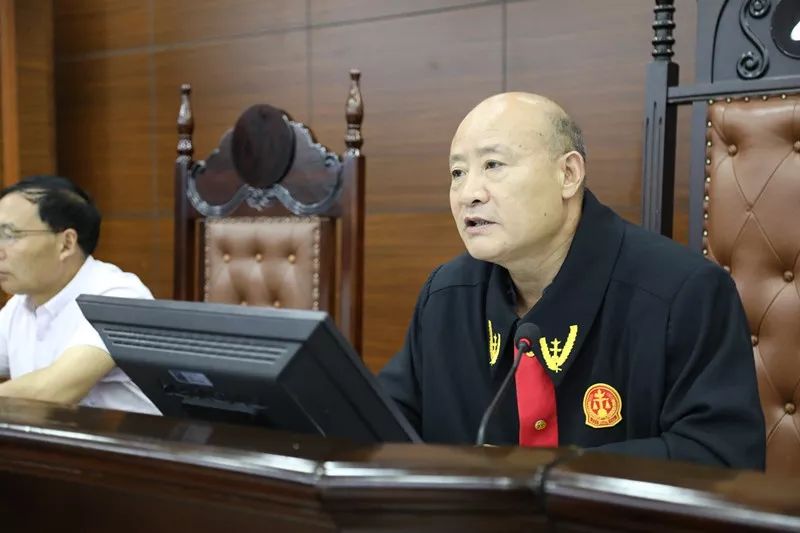 8月22日,宿城法院公开开庭审理被告人丁国权,刘华,被告单位江苏龙之梦