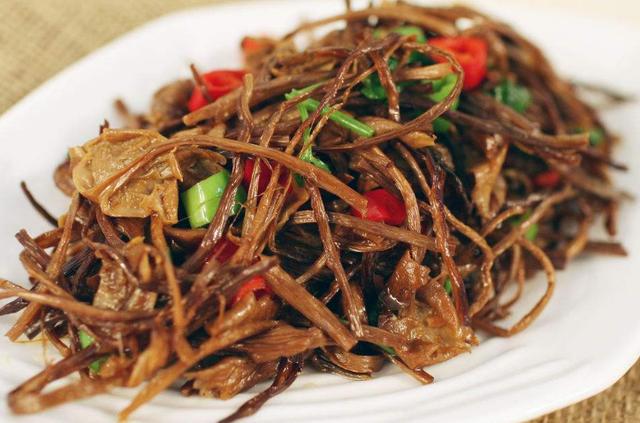 原创茶树菇的n1种做法干香味美一看就是好菜