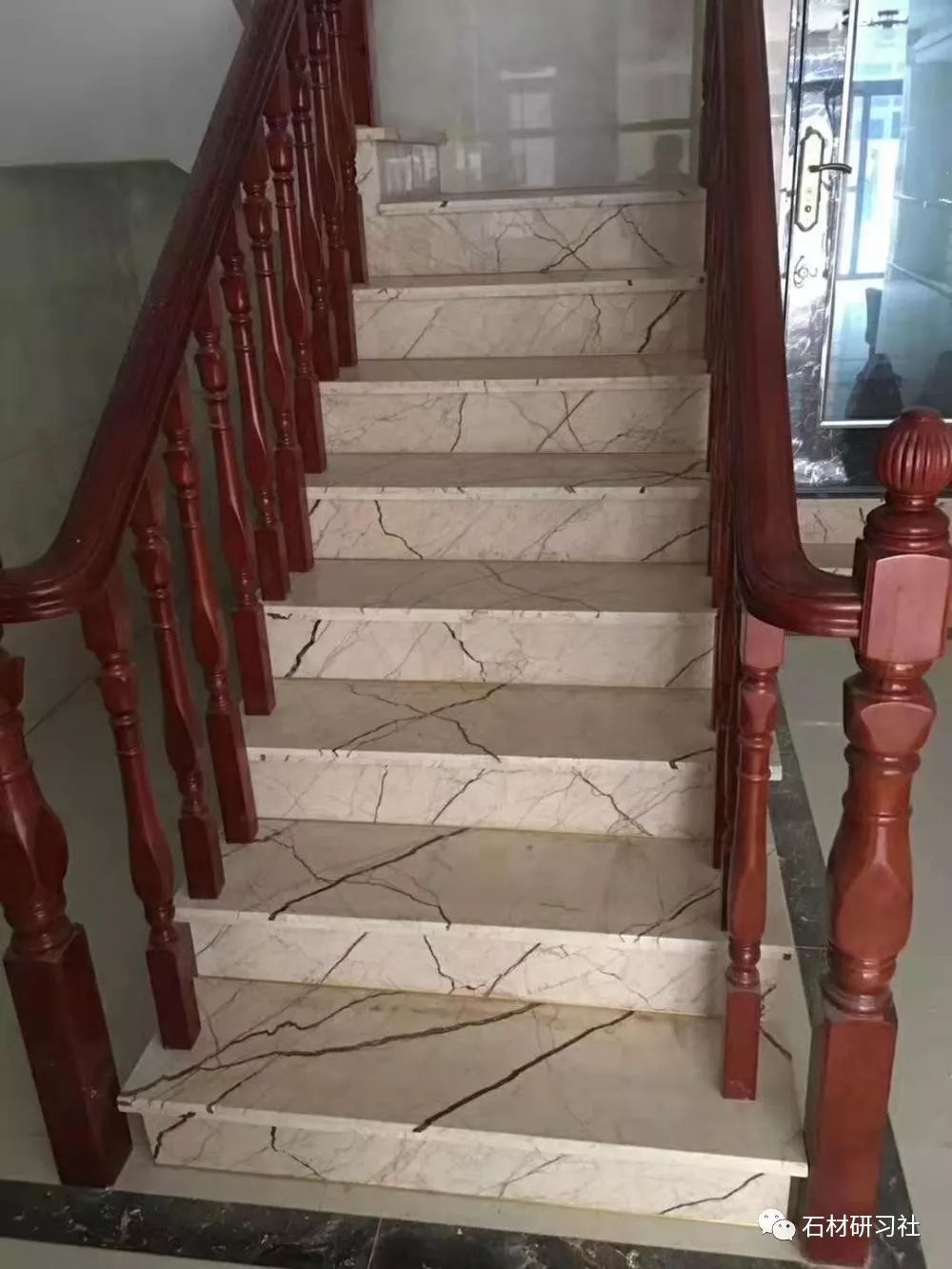楼梯石材铺贴常见的"坑"_商家