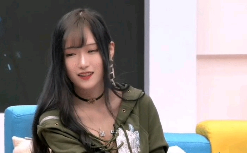 腐团儿学生时代照曝光看到她的素颜照后粉丝心凉了一半