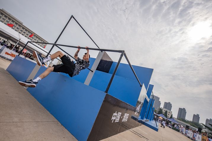 2019中国极限跑酷联赛61濮阳站拉开序幕_比赛