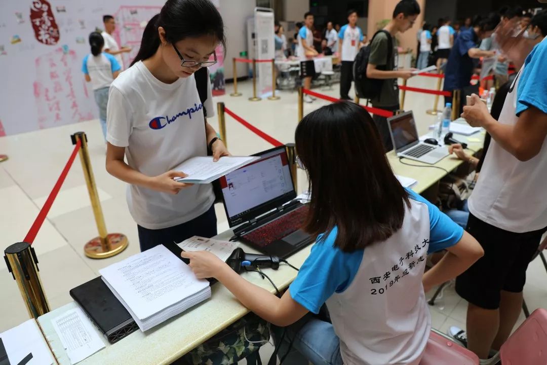 新生来啦大批01后入主西电附本科研究生萌新大数据