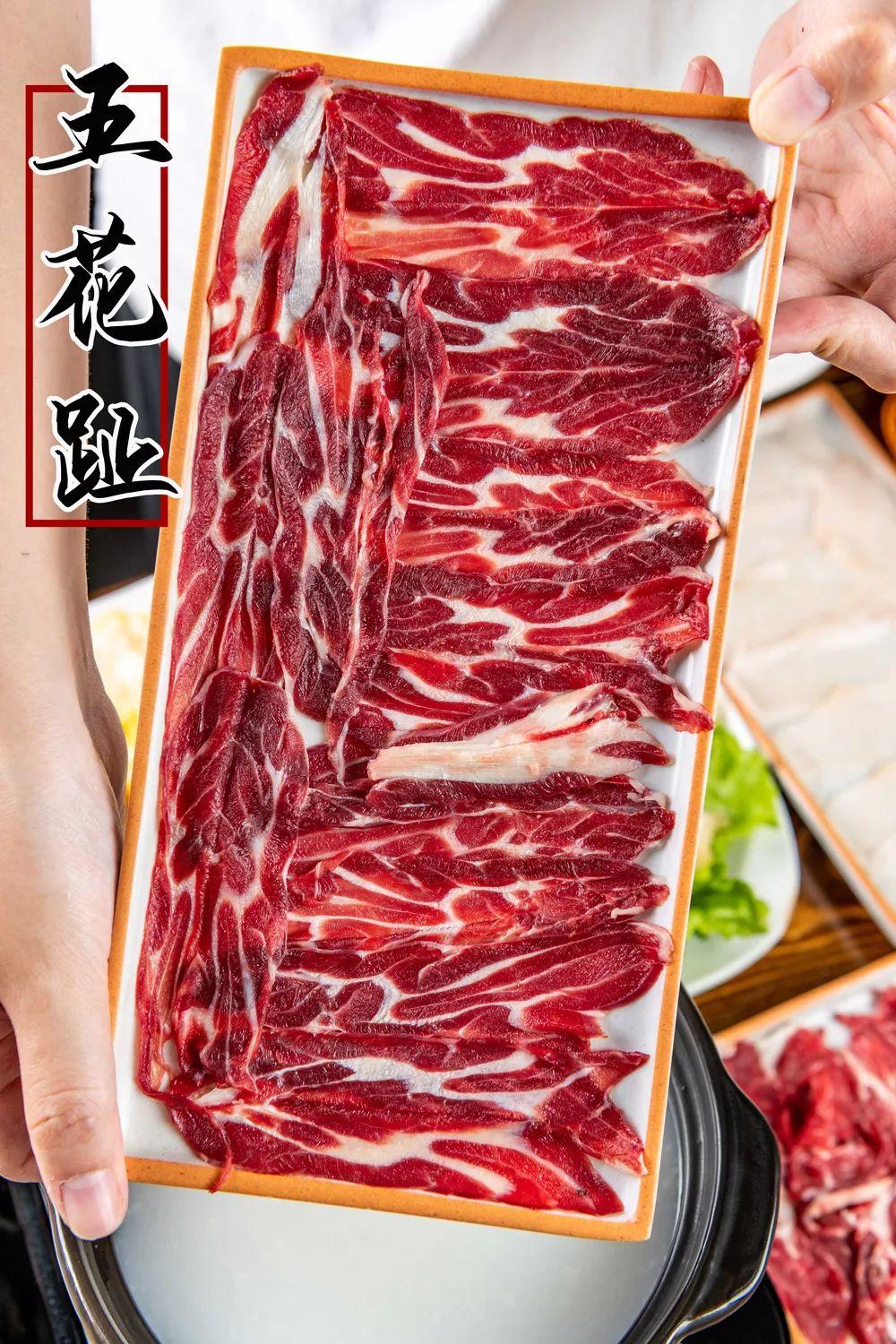 三花趾&五花趾//连肉带脂直接送入口中,软嫩爽滑,装上满满一大碗吃