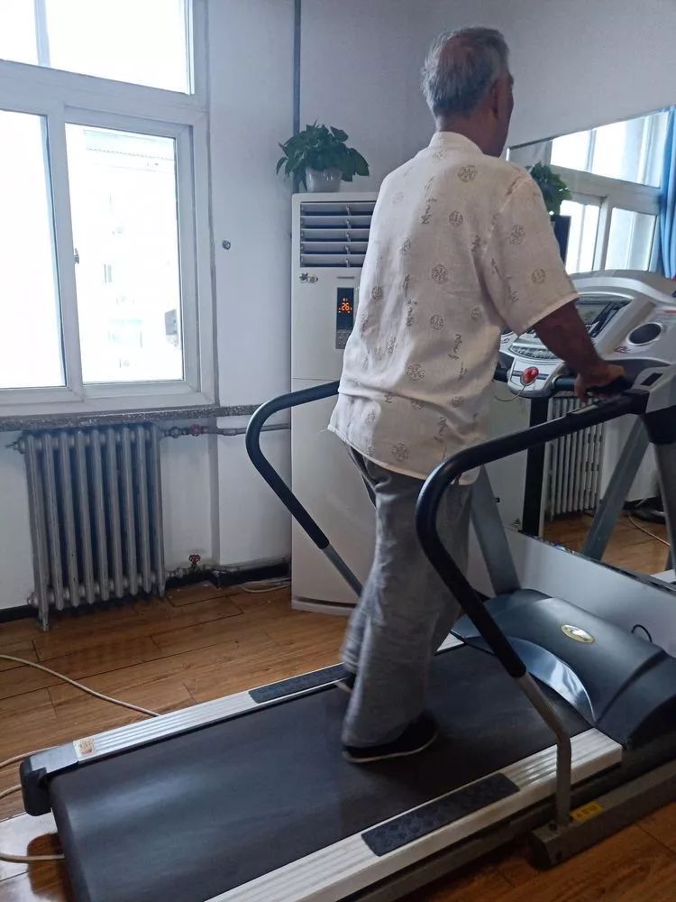 北京中医药大学房山医院康复医院开展肺康复训练