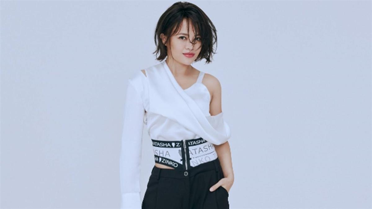 一刀剪掉20公分长发,戴爱玲露小蛮腰变了超多!