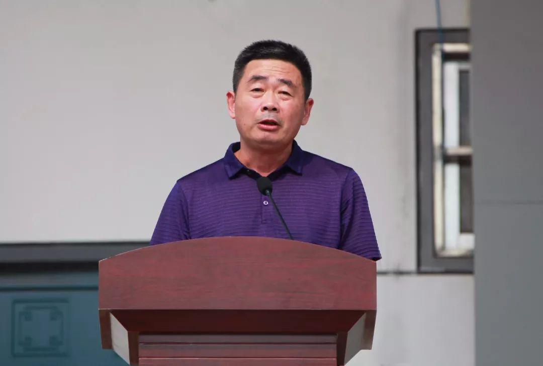 桃红李白竞争妍绿野尽春色平邑一中2019秋季军训第一天