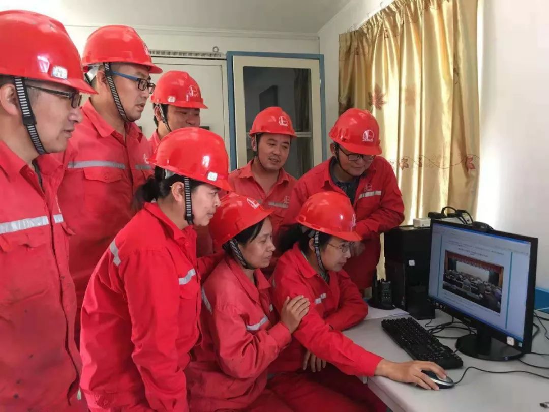 赞他们荣获中石化工人先锋号