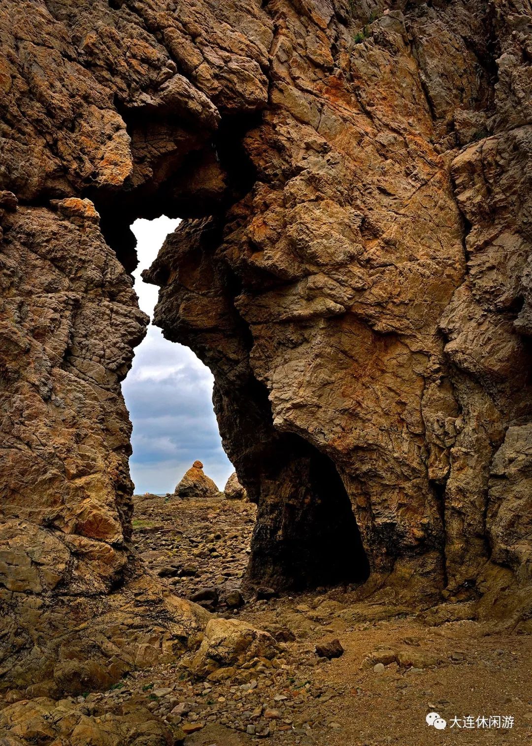 大连又一景观秘境石壁连绵海子碧蓝奇妙惊艳却少有人知