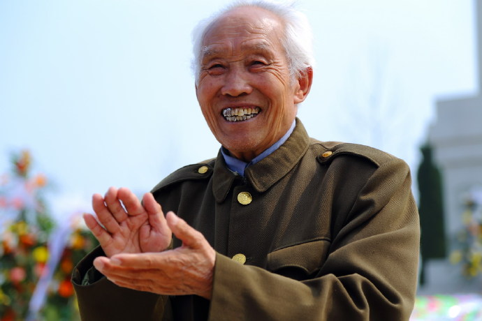 图:欧兴田最终在欧兴田四处奔走,筹资,核查史料,找齐英烈遗骨下,占地