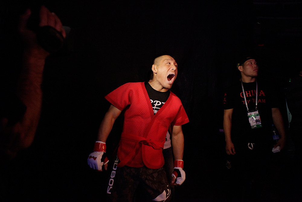 直击一位农民工的逆袭人生,从蜗居6平方米房子到万人敬仰_姚红刚