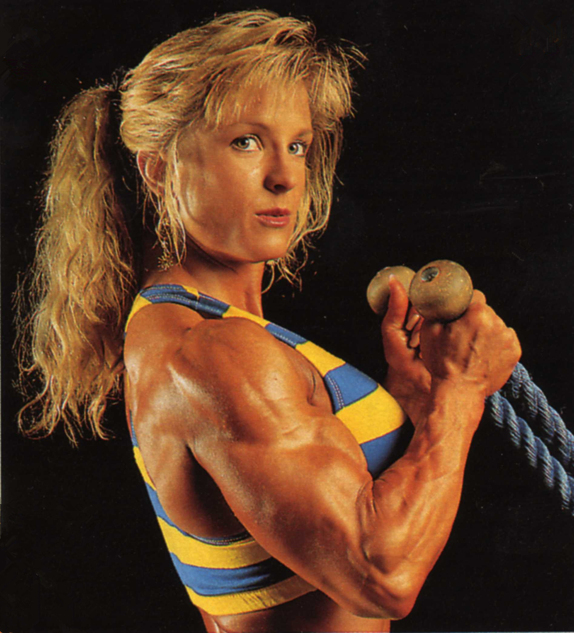 肌肉最发达的女人图片