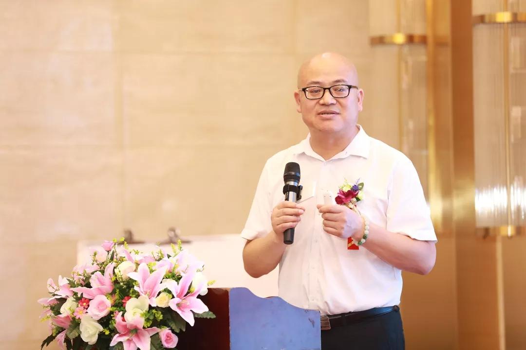 成都市谦成珠宝有限公司顾问广宝共享拍市场部副总监王体全先生成都市