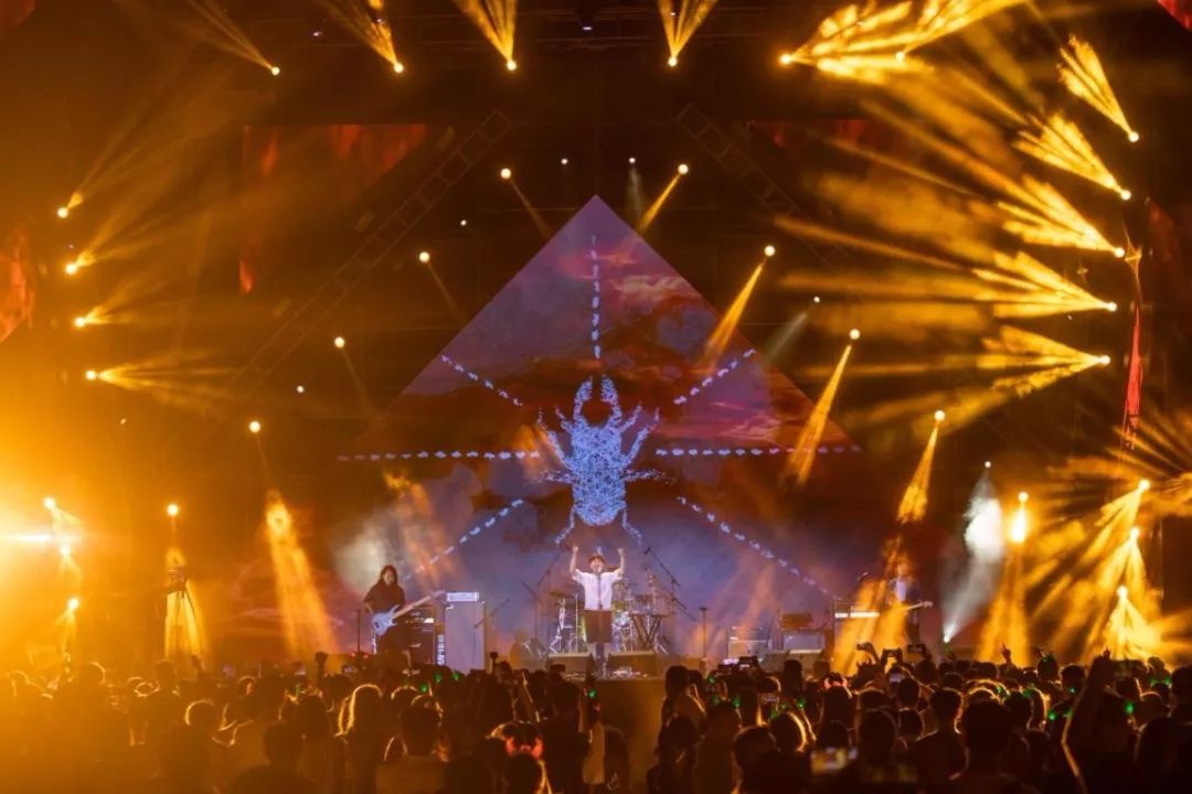 古堰画乡音乐狂欢九连真人超燃开场,今天听陈鸿宇和你谈谈理想