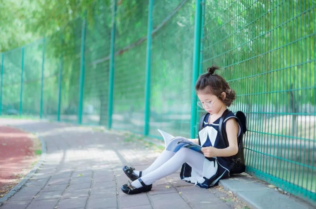 请告诉孩子:不读书,换来的是一生的底层