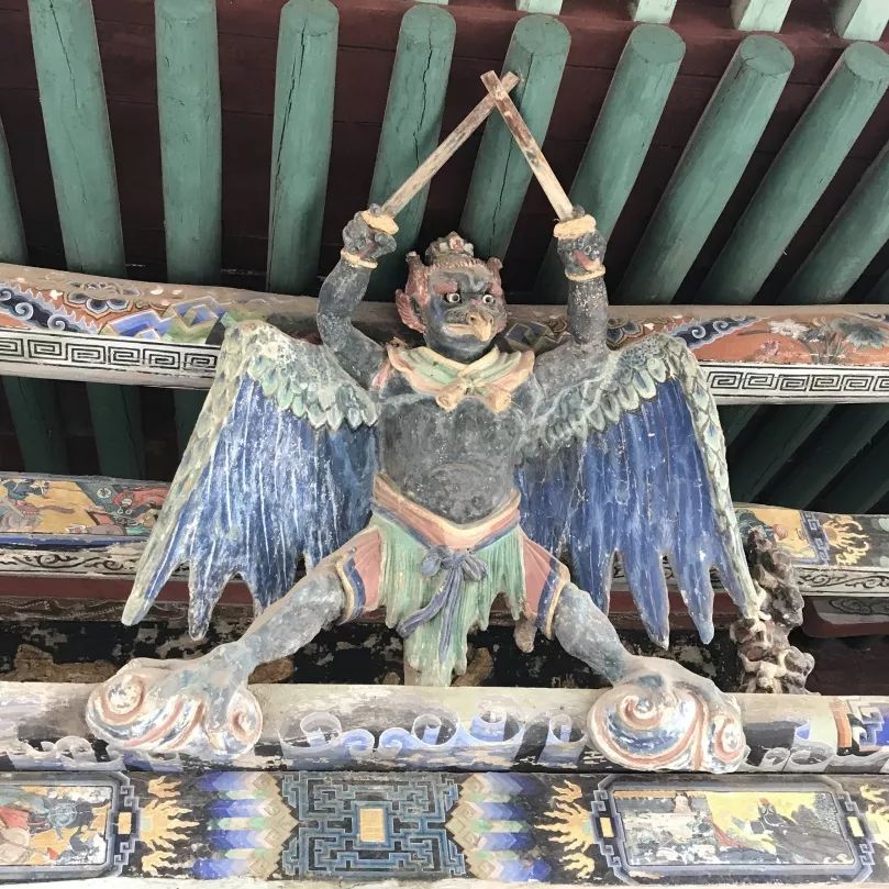 雷震子这里每年农历3月28日,都会举行大型的庙会.