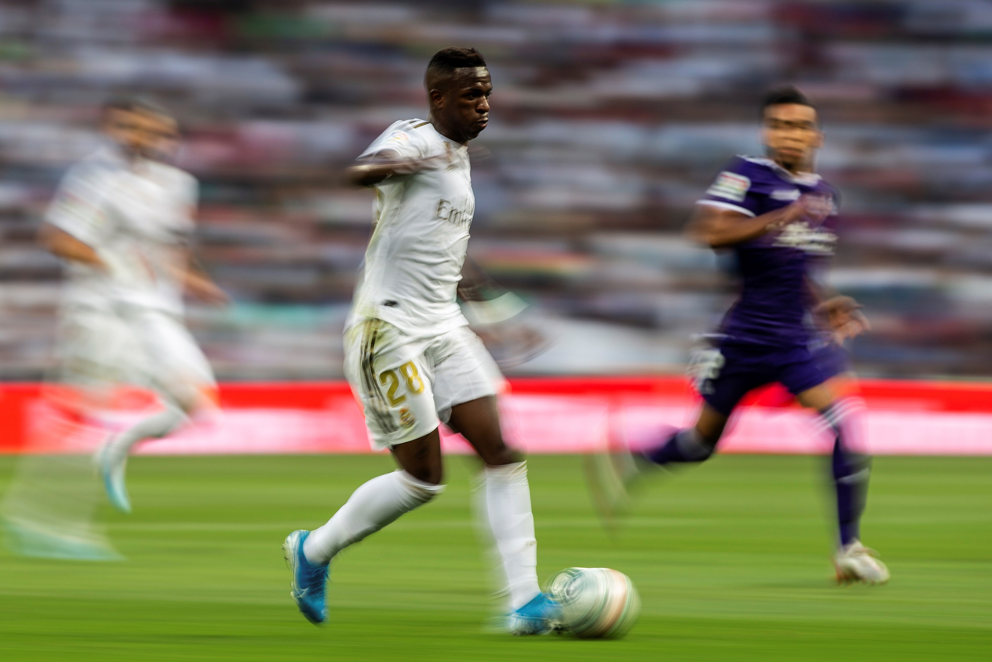 当日,在2019-2020赛季西班牙足球甲级联赛第二轮比赛中,皇家马德里队