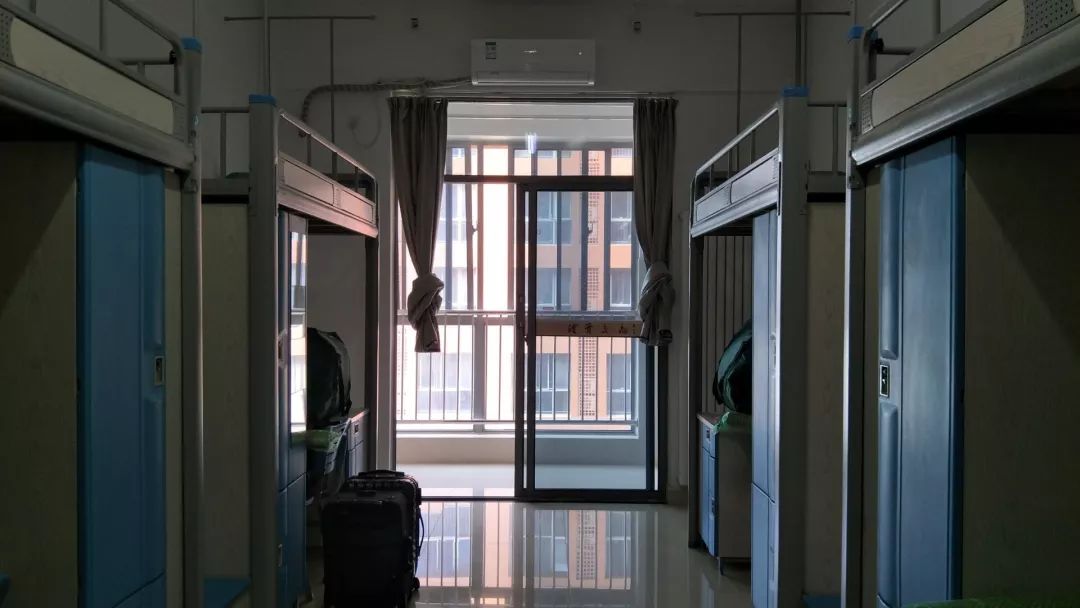 同时自豪感油然而生,谁还敢说咱理工学校没设计感了.
