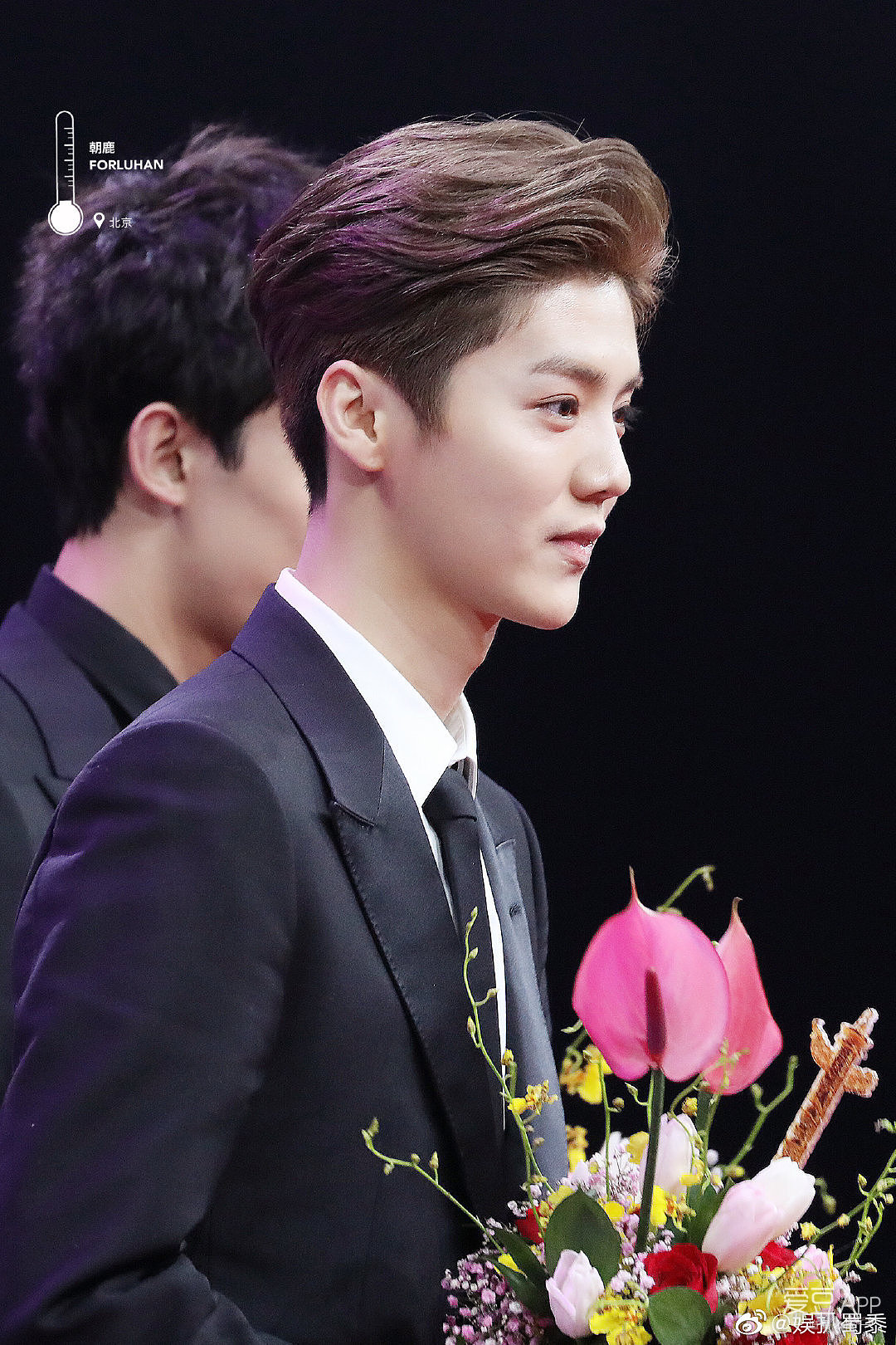 鹿晗日常背头正式背头帅气有型,全部属于殿堂级别c位