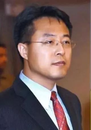 华姐姐新同事报到——推特上最红的"战狼"外交官!_赵立坚