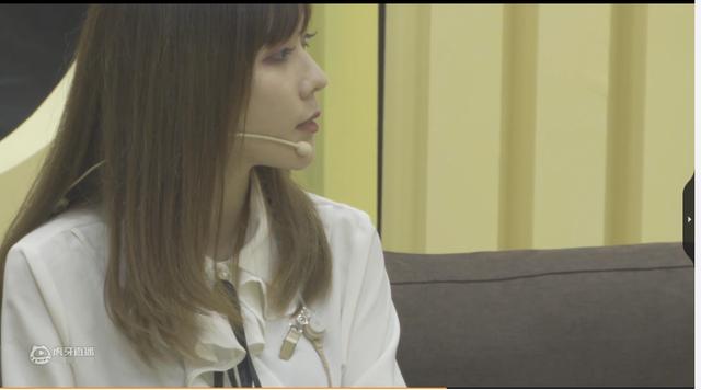 虎牙之奕欢乐举行美女解说nara再度现身最害怕人居然是马哥