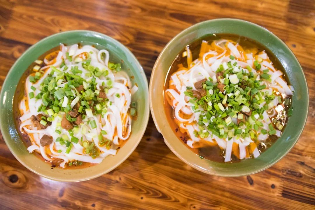 "走,吃赶水米粉!