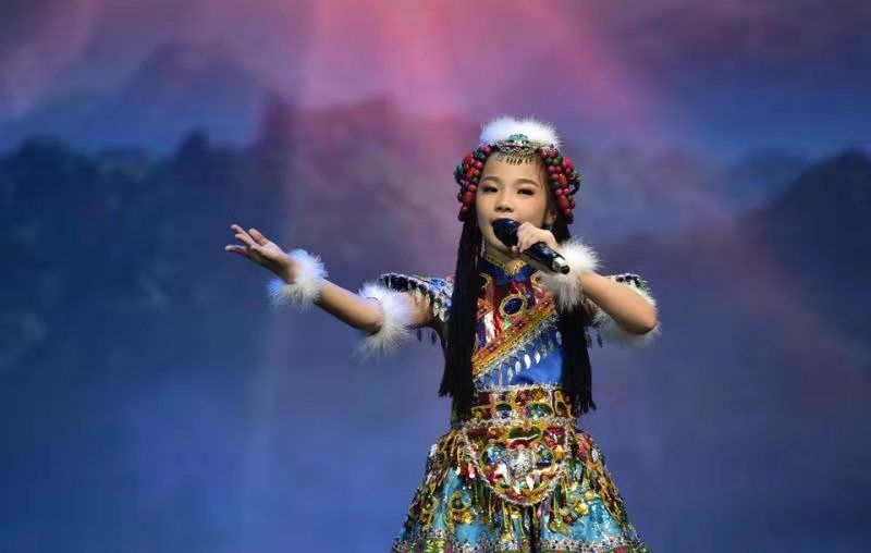 《如此双簧》表演唱《草原女孩》舞蹈《弄堂记忆》开场舞《和谐阳光》