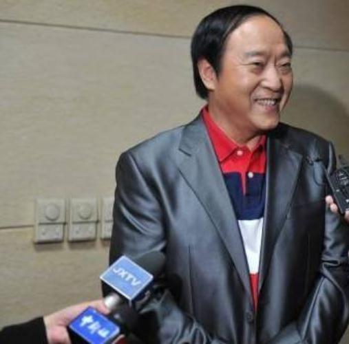 相声界里唯一当过县长的人,年近60被发妻抛弃,而今现状堪忧_牛群