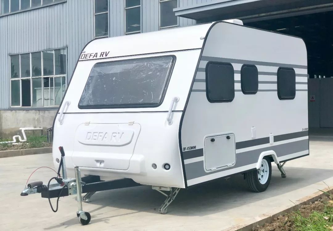 德发df450系列拖挂房车旅途随身拖风景