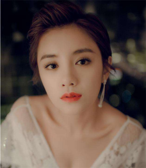 她因口误被冷藏多年复出后搭档张国立今逆袭成浙江卫视一姐