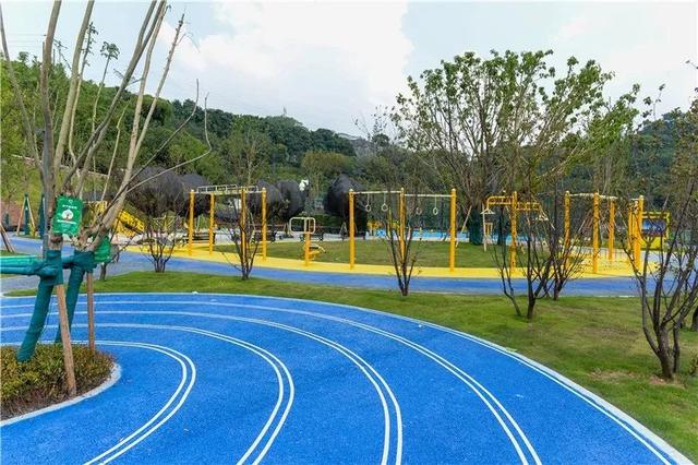 华岩又有新耍法体育文化公园建成开放