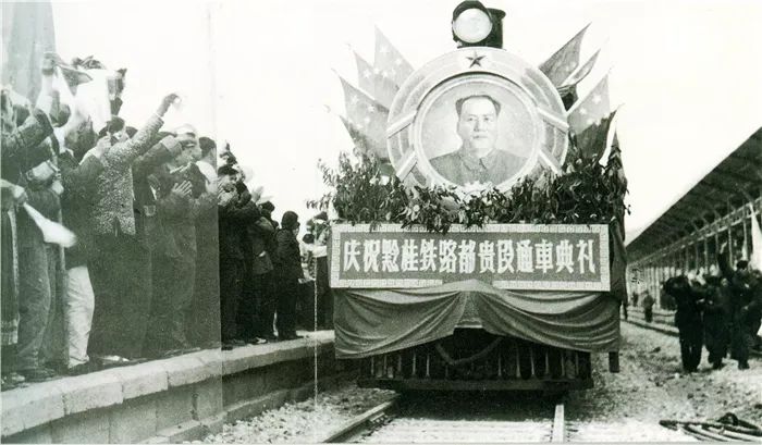 黔桂铁路从历史走来旧貌换新颜