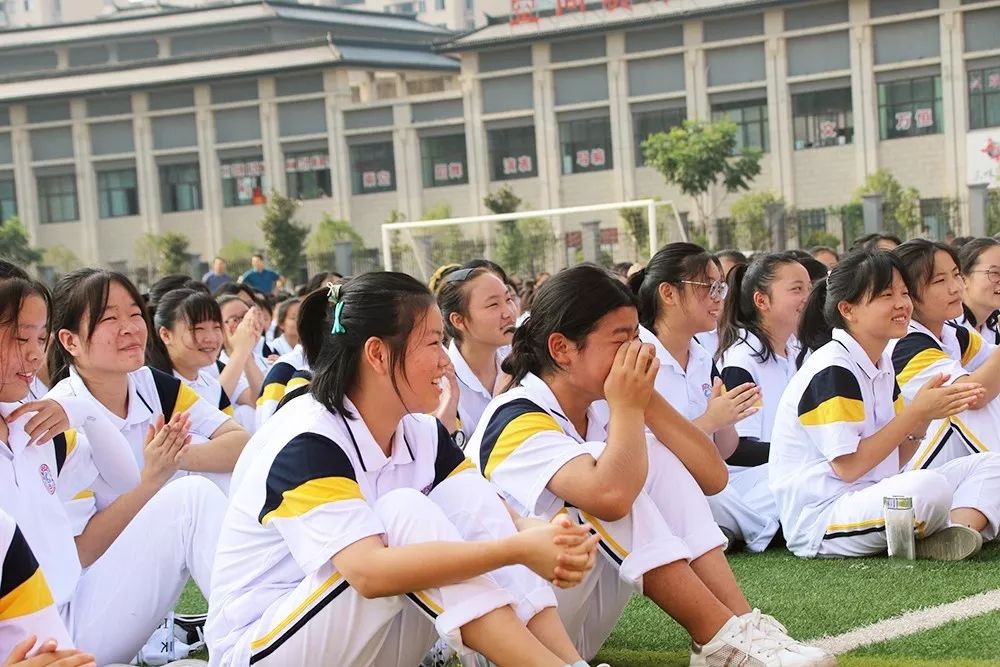 临泉二中开学典礼火了!校长讲话燃爆全场,值得转给每个孩子!