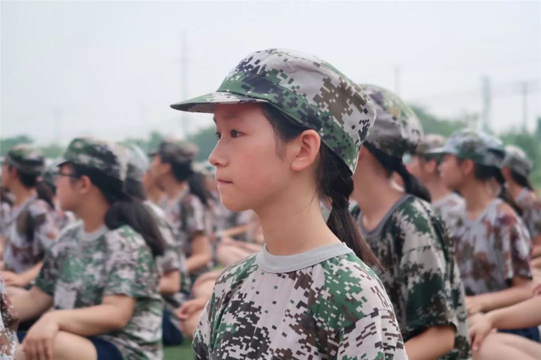 校园资讯南陵中学军训班级集结完毕请检阅