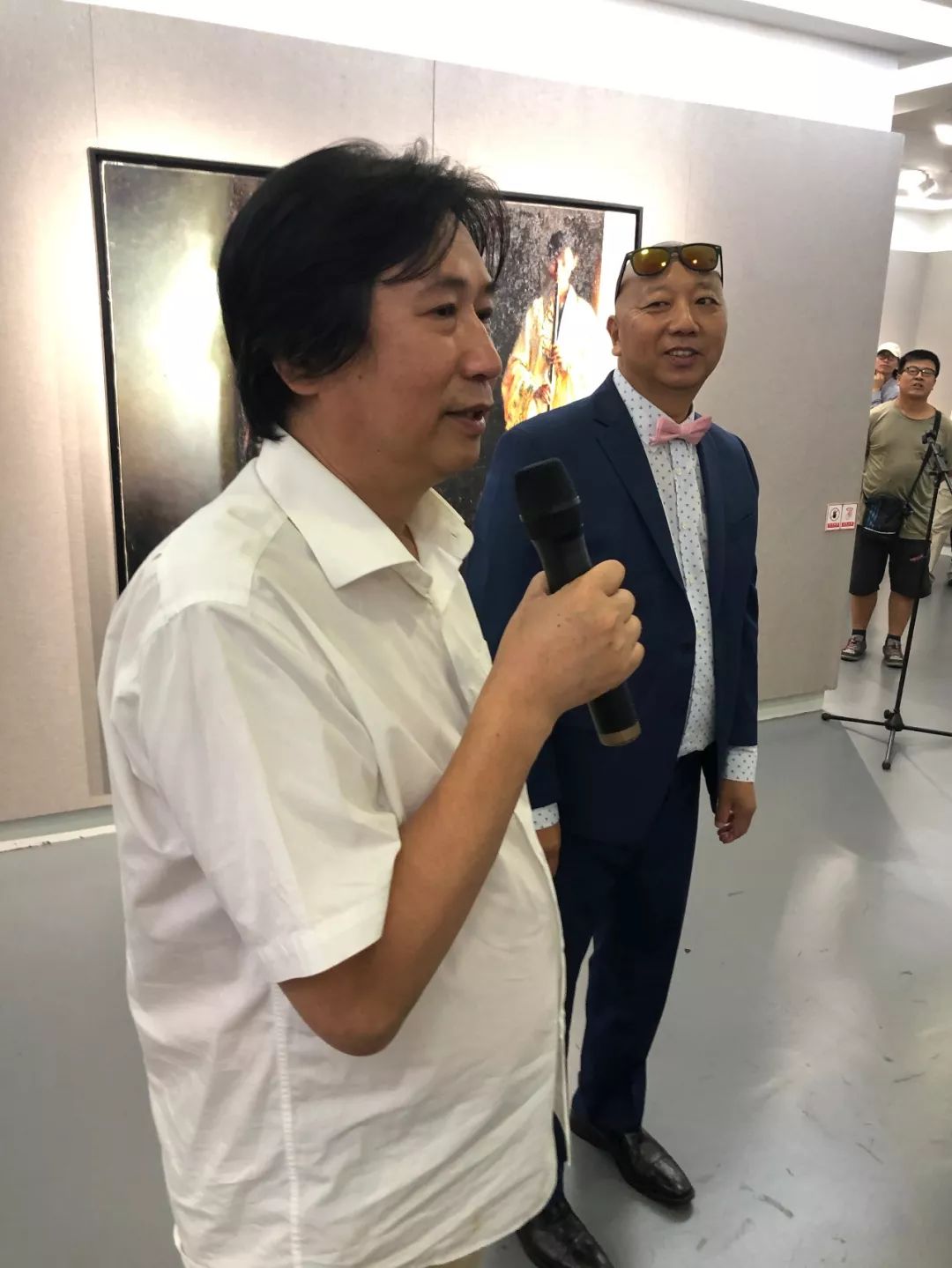 艺术动态境象西东谭波油画展在大连美术馆开幕