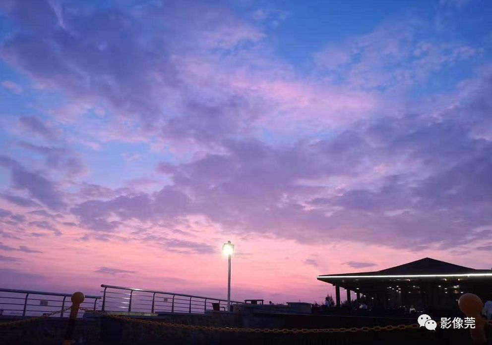 颱風白鹿打翻了調色板東莞上空火燒雲美美噠