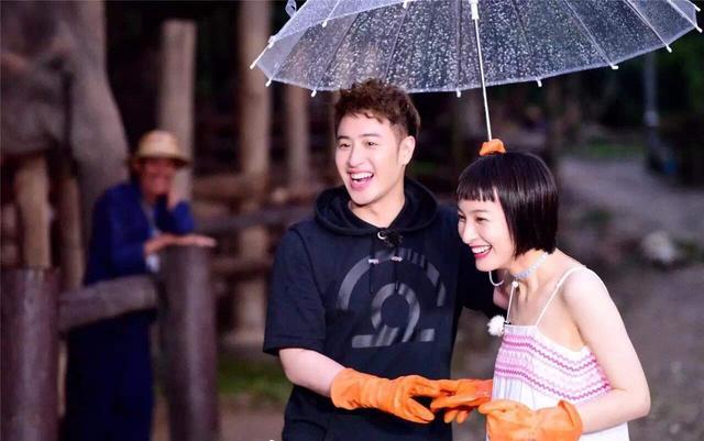 李易峰上快本吴昕状态奇差众人都在大笑只有她低头不语